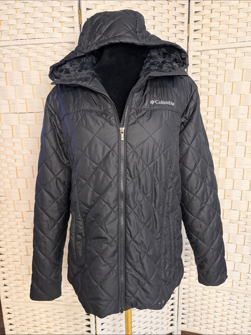Columbia Women's Black Quilted Hooded Puffer Jacket - Picture 3 of 4